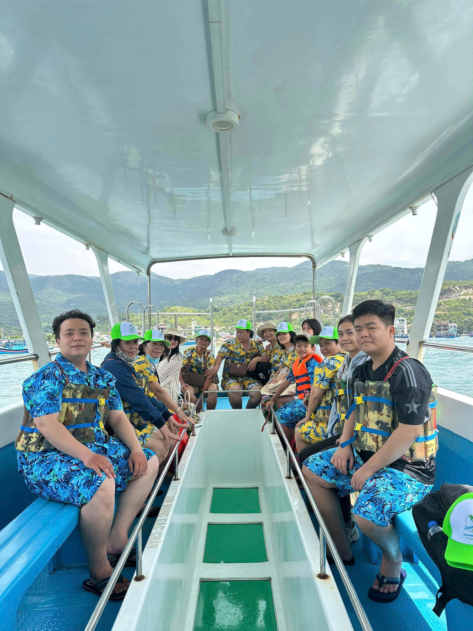 TOUR VỊNH VĨNH HY - ĐẢO BÌNH HƯNG (2N2Đ)